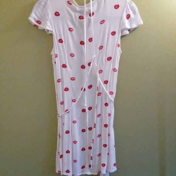 Womans S Forever 21 White Cardigan Wrap Around with Red Lips Lightweight Flowy - Picture 5 of 5